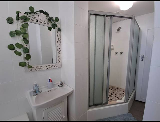 2 BEDROOM APARTMENT FOR SALE IN WINDERMERE